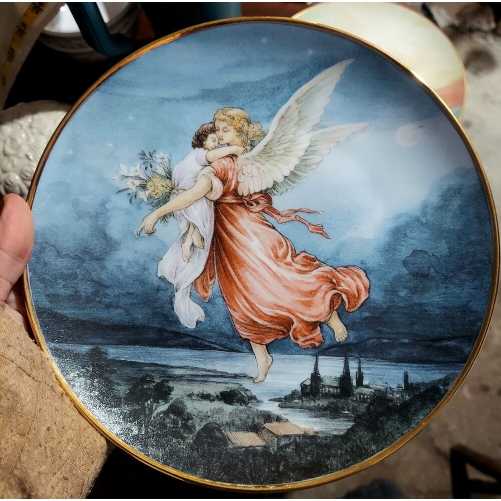 Baranyk Design Porcelain Round Collector Plate Multicolor Glossy Angel Theme